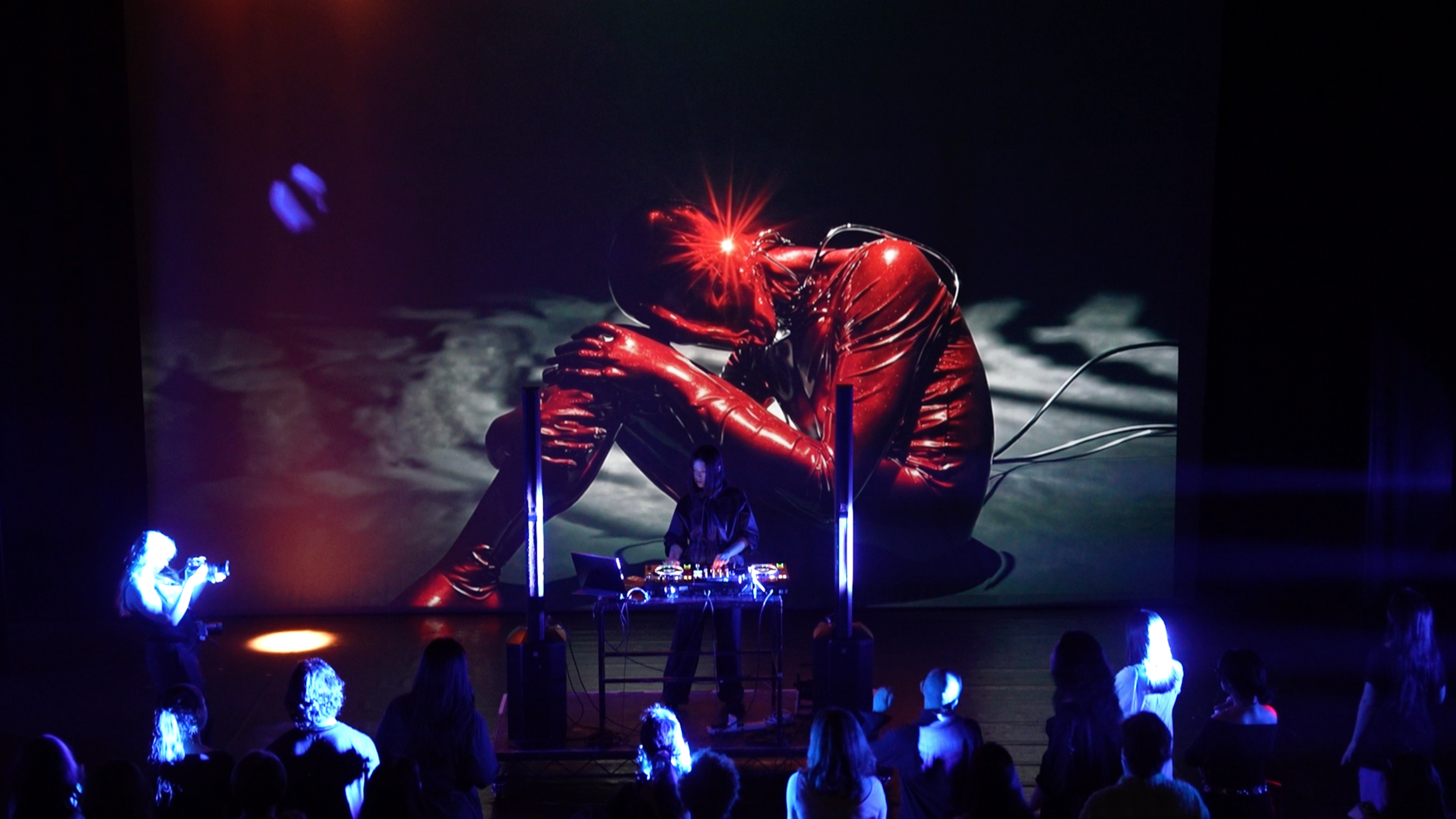 RAVE CINEMA performance still 5